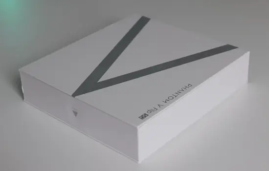 Комплект поставки Tecno Phantom V Flip - коробка