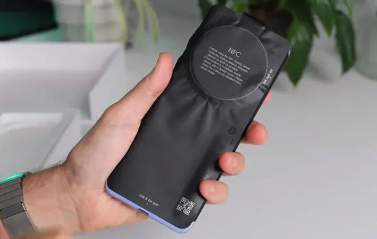Комплект поставки Tecno Phantom V Flip - смартфон